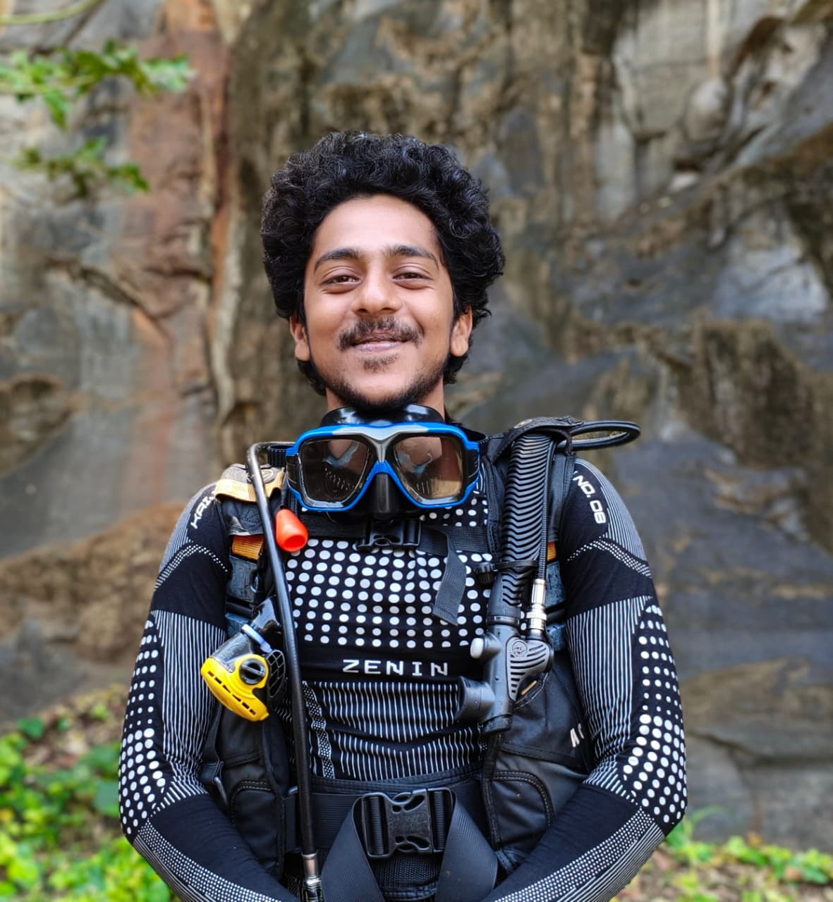 Roshin Hentry, Dive Instructor